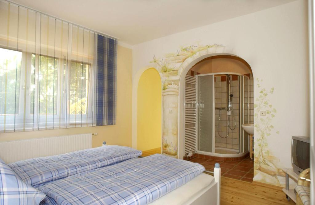 Hotel Garni Huegellandhof Neuhaus am Klausenbach Room photo